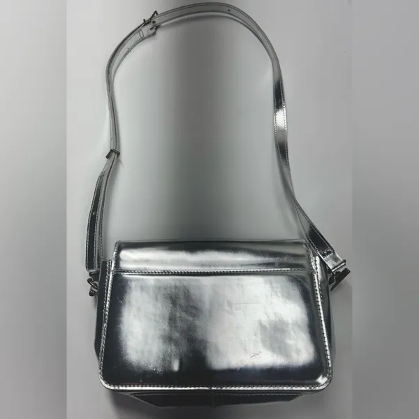 MADEWELL The Toggle‎ Flap Crossbody Bag in Specchio Leather - Silver - Image 4