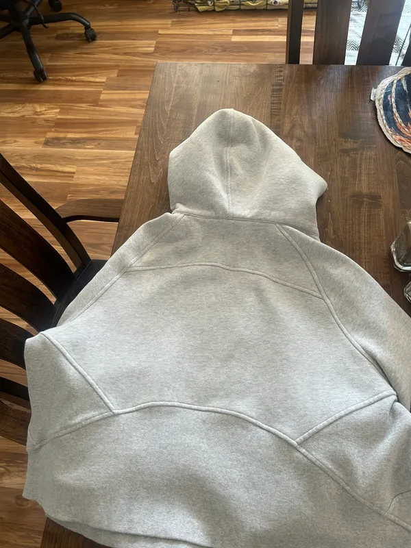 Lululemon Grey Scuba - Image 4