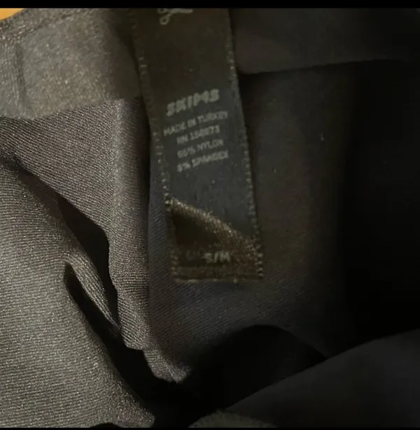 SKIMS NWOT Raw Edge Bodysuit S/M Black - Image 4