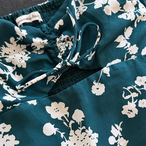 Abercrombie & Fitch Teal Floral Ruched Sweetheart Crop Top - Image 3