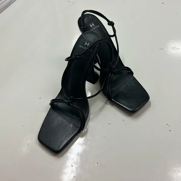 Halston black pumps! 71/2 Fashionable!--these are a must 4 fashion! Heels hot!! - Image 2