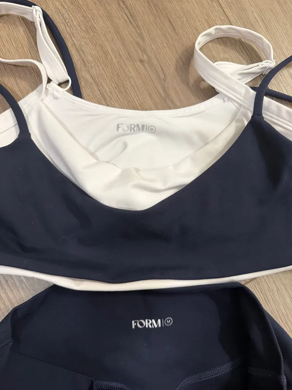 Form Layered Sports Bra and Core Leggings - Image 7