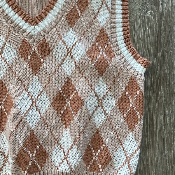 Urban Outfitters Y2k 2000s preppy Argyle academia sweater vest brown tan neutral medium new nwt - Image 4
