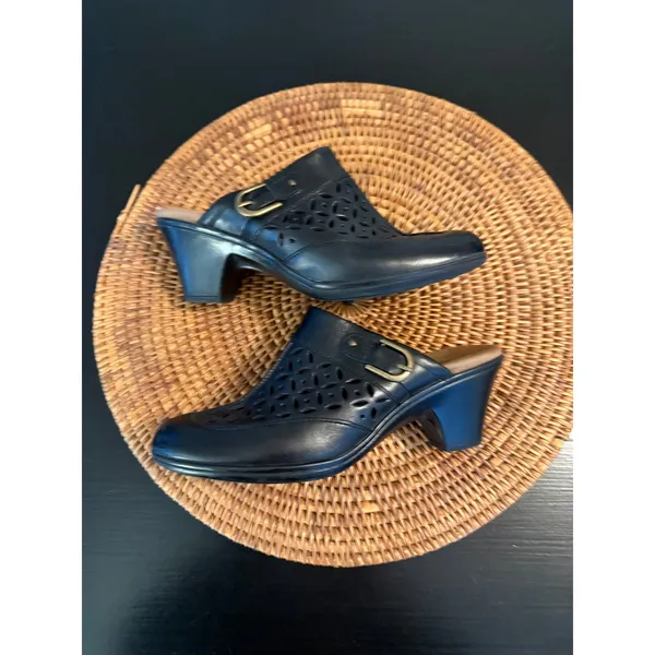 Clarks‎ Bendables Black Leather Laser Cut Floral Clogs Mules Buckle Heels Womens - Image 8