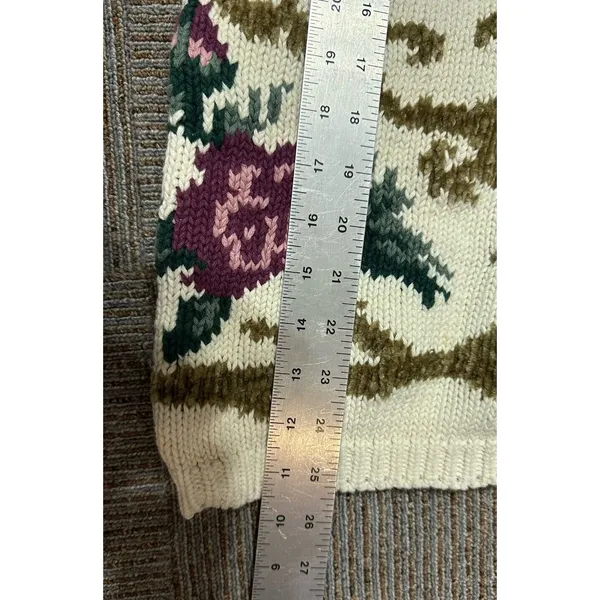 Vintage Floral Sweater Womens Medium Roses Vneck Cottage Core Teacher Heavy Knit - Image 6