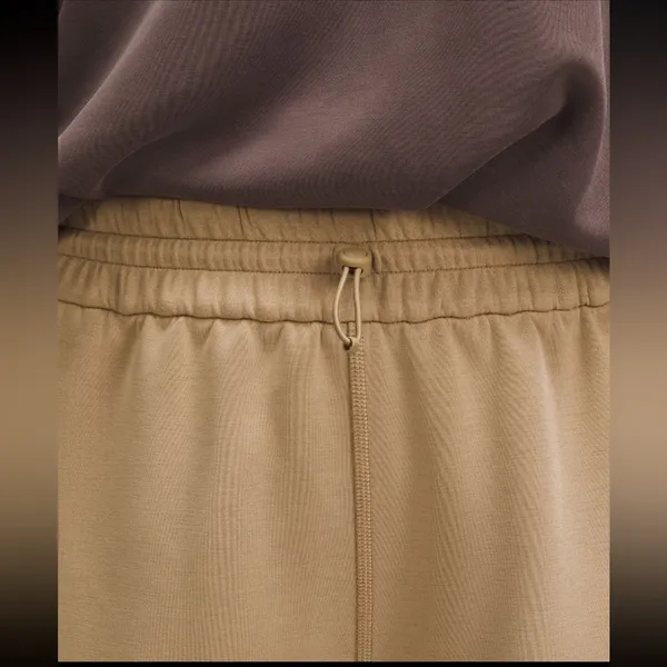 Lululemon NWT Softstreme High-Rise Short 4" Filbert Tan - Image 5