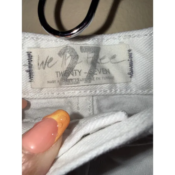 Free People We The Free Makai White Distressed Cut Off Denim‎ Shorts Size 27 - Image 5