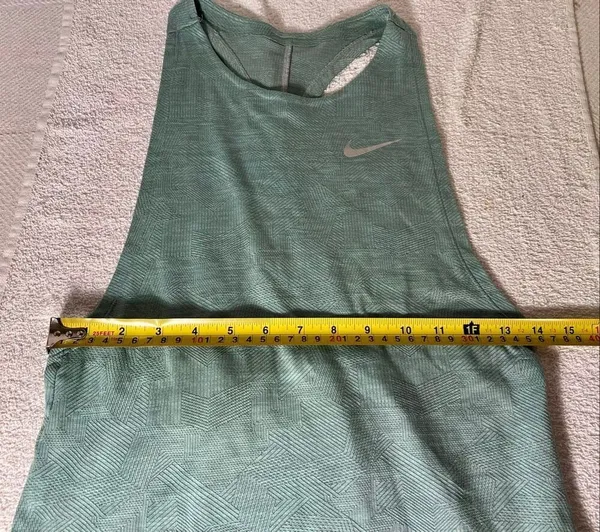 Nike Women's Active Tank Top Size XS Sage Green With Line Print - Image 4