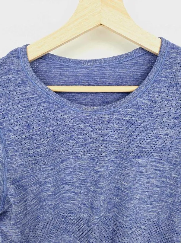 Lululemon Swiftly tech Blue Long Sleeve Size large - Image 4