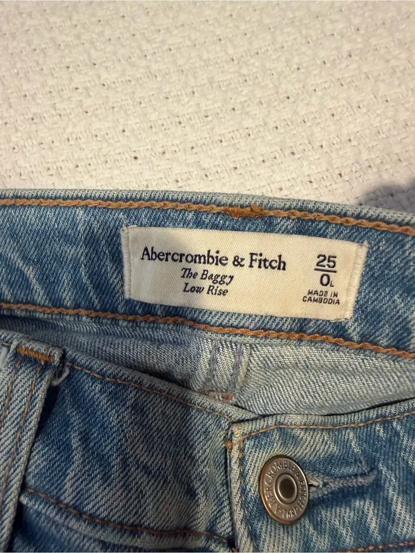 Abercrombie & Fitch Light Blue Straight-Leg Women’s Jeans - Image 2