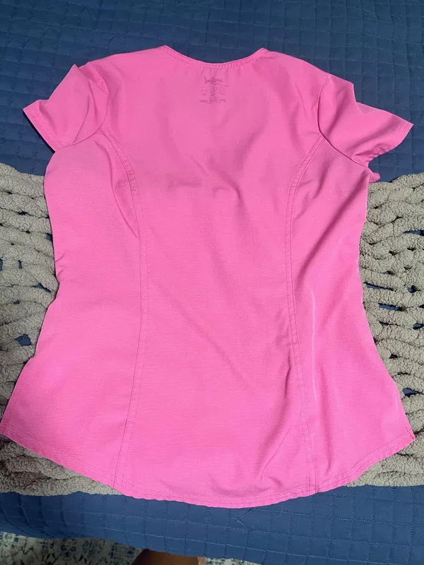 Amazon pink scrub top - Image 3
