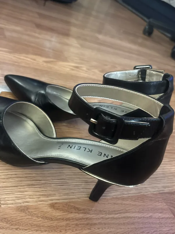 Anne Klein Black Pointed-Toe Ankle-Strap Kitten Heels Size 9M - Image 7