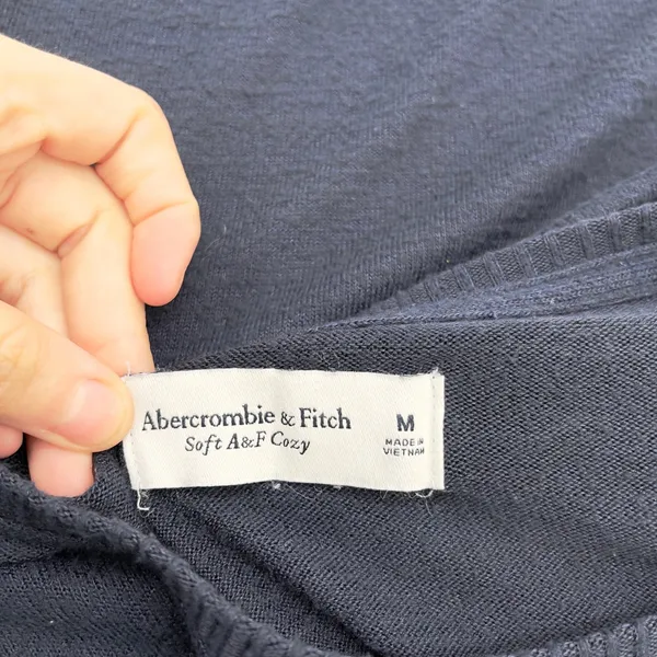 Abercrombie‎ Fitch Graphic Knit Top Women Medium Lightweight Textured Cozy Indie - Image 7