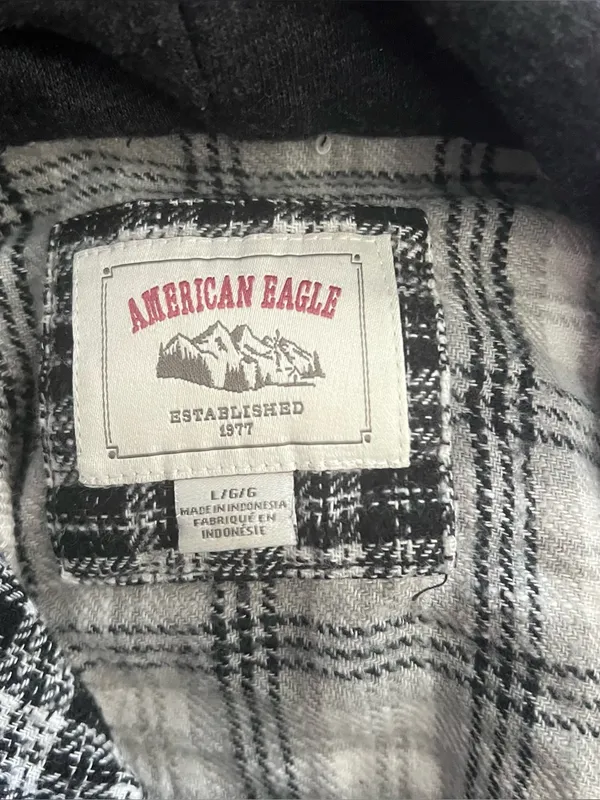 American Eagle Cropped Black White Split Plaid Hooded Shirt Size Large - Image 4