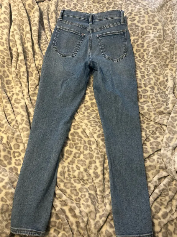 Abercrombie High-Rise Jeans - Image 3