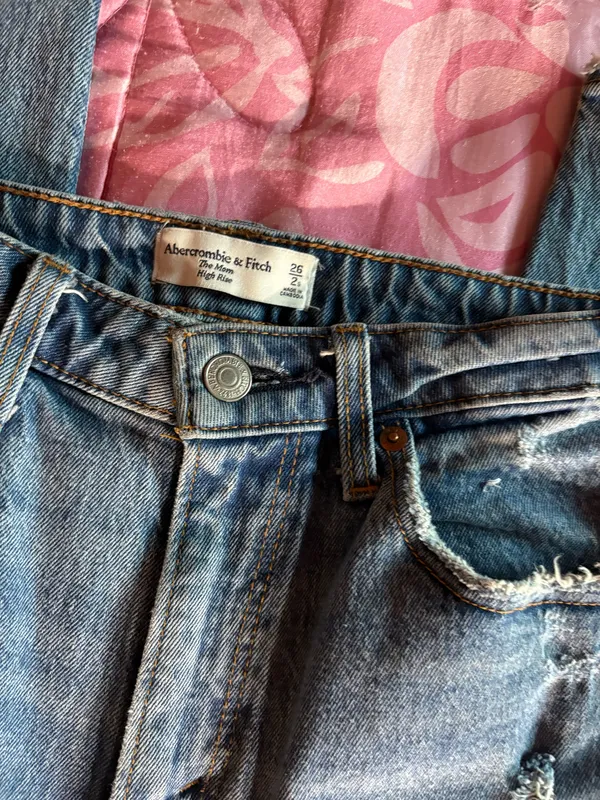 Abercrombie Jeans - Image 2