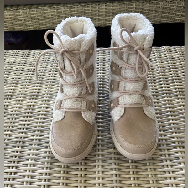 Sorel Explorer‎ Joan Cozy Leather Boots 6.5 winter snow streetwear athleisure - Image 3