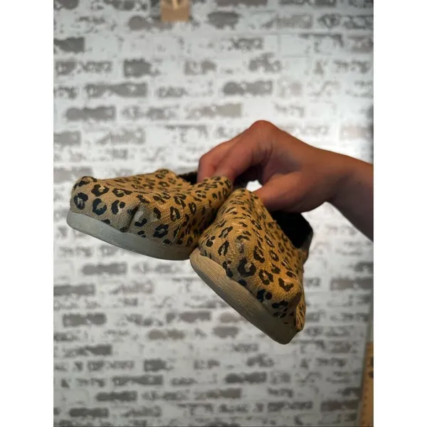 Toms | women animal print flats - Image 6