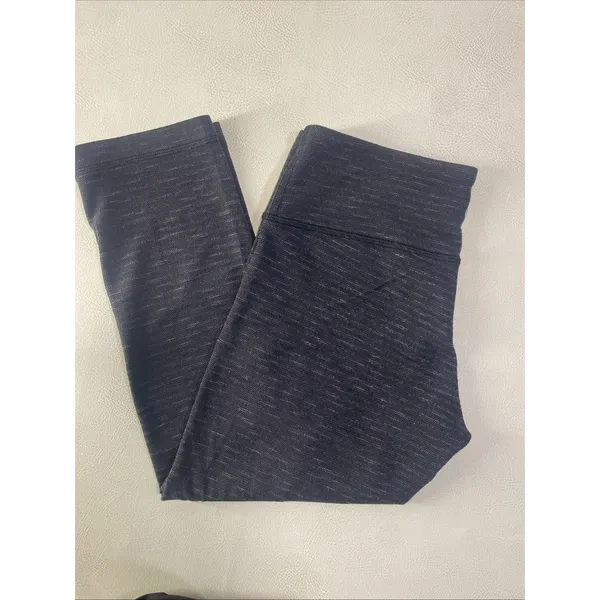 Lululemon‎ gray and black textured athletic capri leggings Size 8 - Image 5