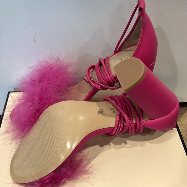 *Brand New* BCBGeneration Passion Pink Fluffy Heel, Size 8.5M - Image 6