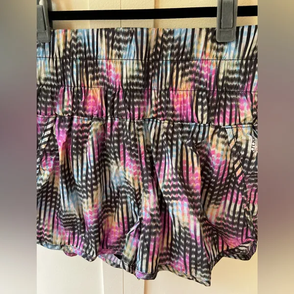 Free‎ People FP Movement Way Home Black Colorful Women’s Shorts Size Medium - Image 6