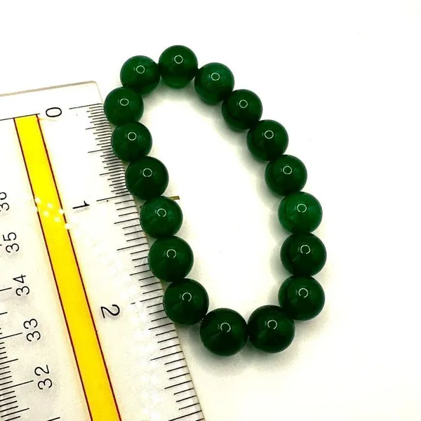 Dyed green aventurine stretchy bracelet - Image 4