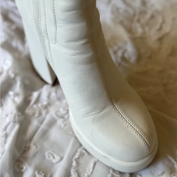 White Block Heel Women's Pumps Size 7 - Image 8
