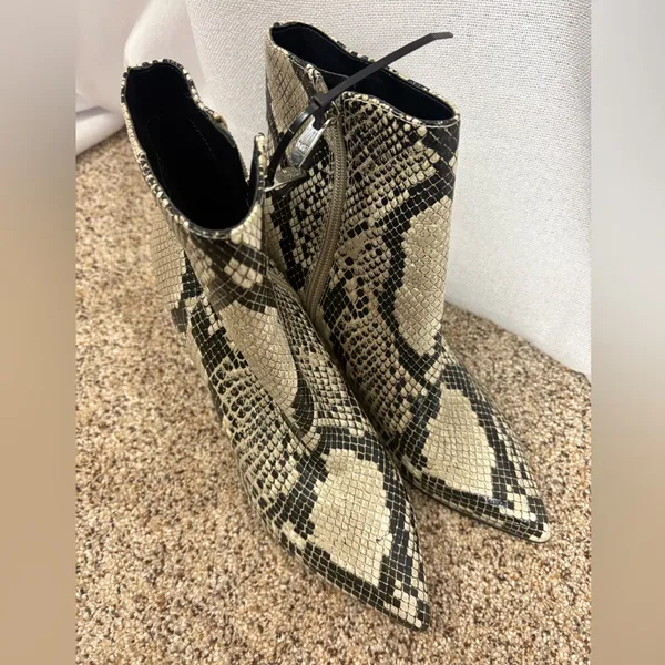 Marc Fisher‎ Snakeskin Faux Leather Chunky Boot Pointed Toe Retire Line 6M EUC - Image 3