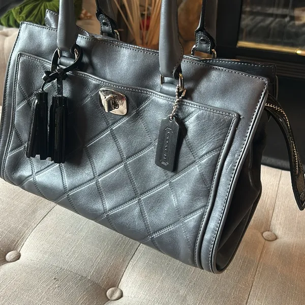 COACH Chelsea Carryall Purse‎ Pleated Grey Patent Black Leather Tassel - Image 2