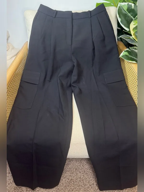 Babaton Aritzia Spotlight Cargo Pant 31" Size 8 - Image 4