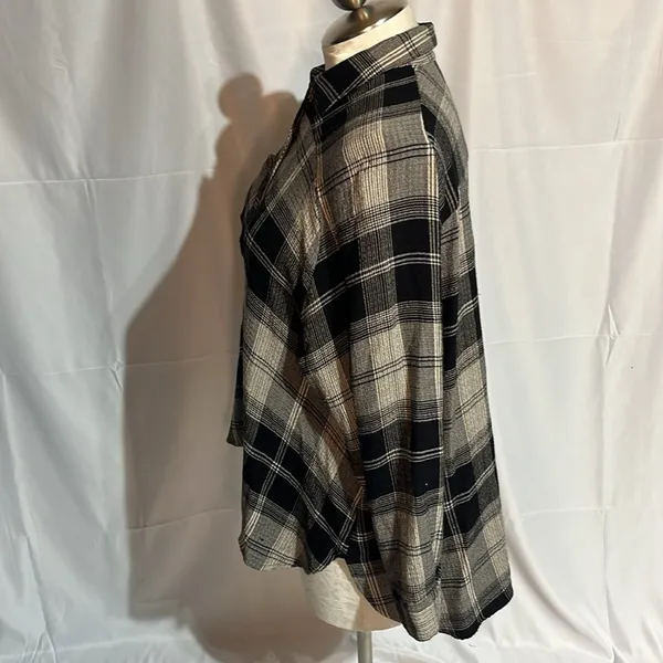 BDG urban outfitters button down long sleeve shirt size medium - Image 6