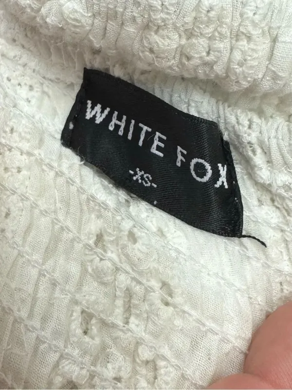 White Fox Boutique White Eyelet Off The Shoulder Top Women’s XS - Image 3
