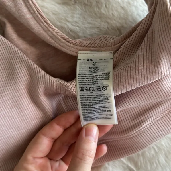 Gap Fit Ribbed Sports Bra - Image 4