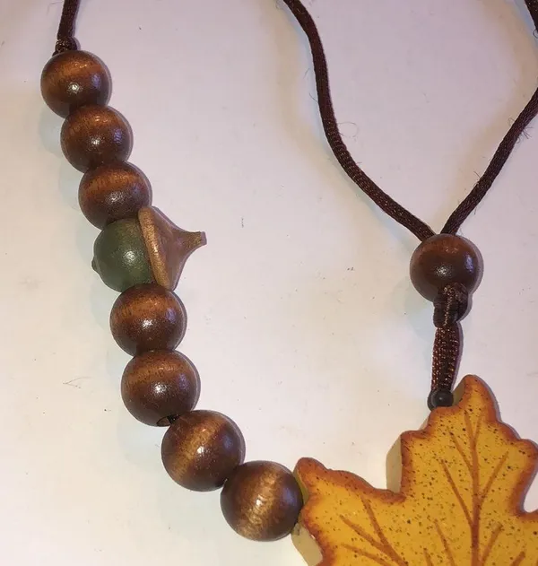 Vintage Brown Wooden Leaf & Beads Boho Fall Necklace - Image 5