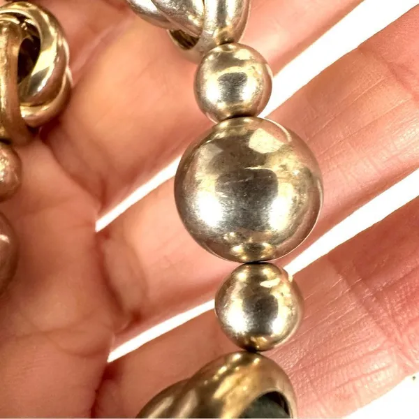 Silver tone stretchy bracelet - Image 5