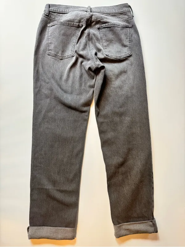 Old Navy Gray Mid-Rise Wow Boyfriend Jeans Size 6 - Image 9