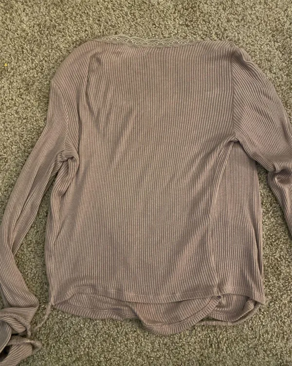 Urban Outfitters Long Sleeve - Image 4