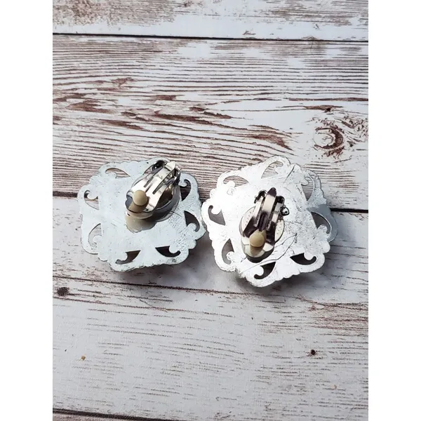 Vintage Clip On Earrings - Pink with Ornate Gold Tone Halo - Image 5