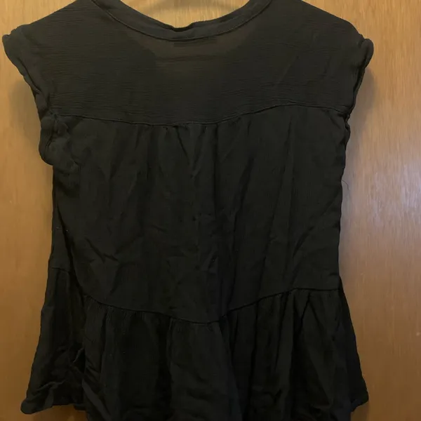 Elegant Black Ruffled‎ Women's Blouse - Image 3