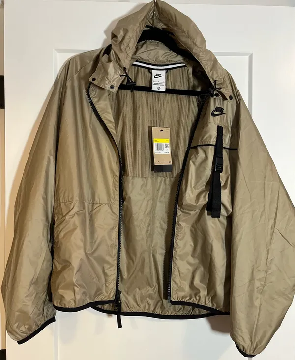 •NWT• Nike Tech Gold windbreaker jacket size Small - Image 2