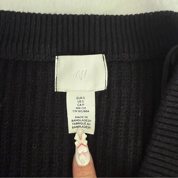 H&M Dark Academia Cotton blend black cardigan with pockets & gold buttons - Image 3
