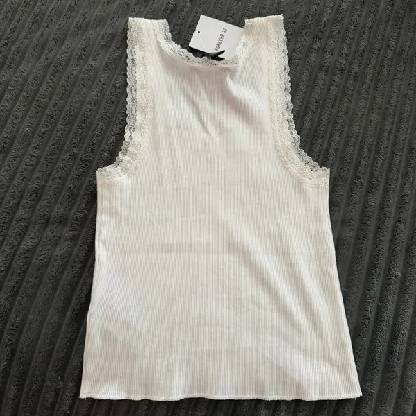 Forever 21 white lace tank top - Image 3