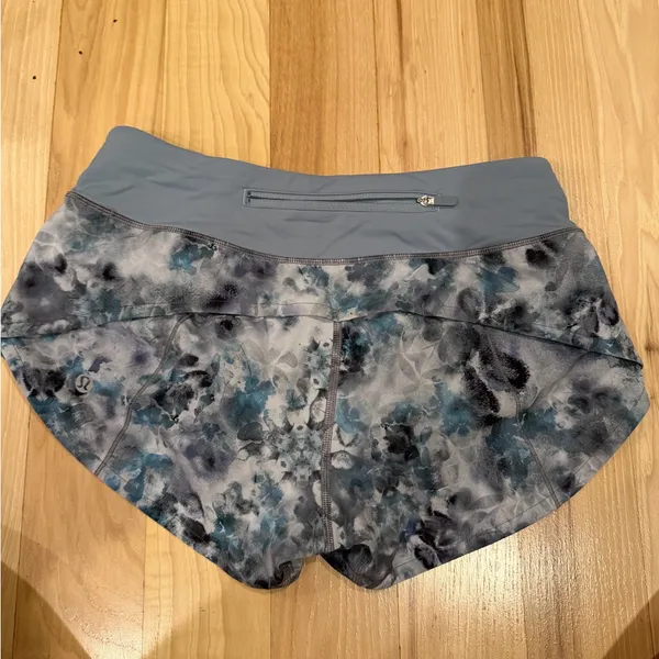 Lululemon Speed Up Short 2.5", Kaleidofloral Multi/Blue Cast, Size- 2. - Image 2