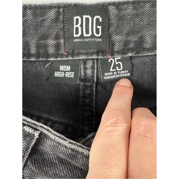 BDG Urban Outfitters Mom Jeans High Rise Black Wash Womens 25‎ Straight Leg - Image 7