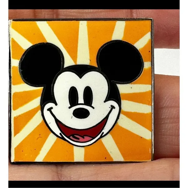 Disney collectible Mickey Mouse sunburst pin - Image 3