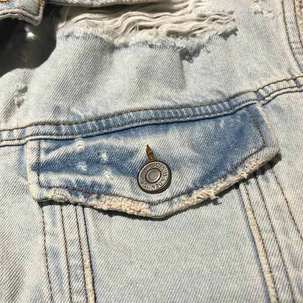 NWT H&M Denim Vest with Printed Design Distressed Denim Vest M - Image 7