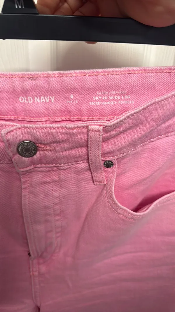 Old Navy Extra High-Rise Sky-Hi Wide-Leg Jeans - Image 3