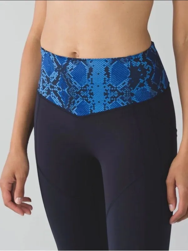 Lululemon All The Right Places Pant Size 6 Blue Snake Print Full Length Leggings - Image 3