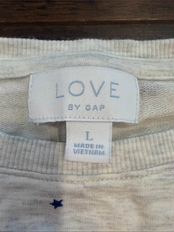 Love by GAP Light Gray Sweatshirt with Navy Stars Size Large - C60-029 - Image 2