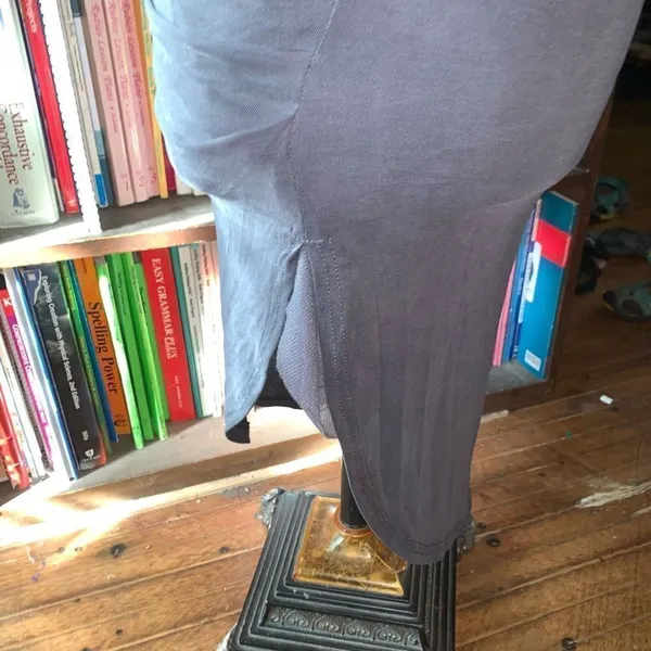 Lulu’s gray knit gathered S t-shirt dress with slit - Image 4